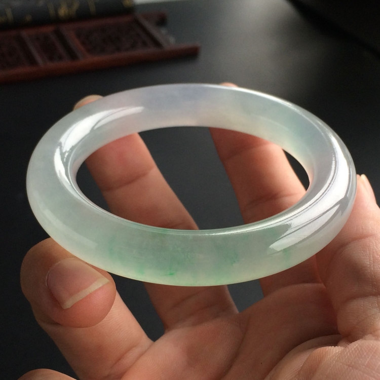 (超值推荐)冰种晴水略飘翠圆条手镯(56mm)