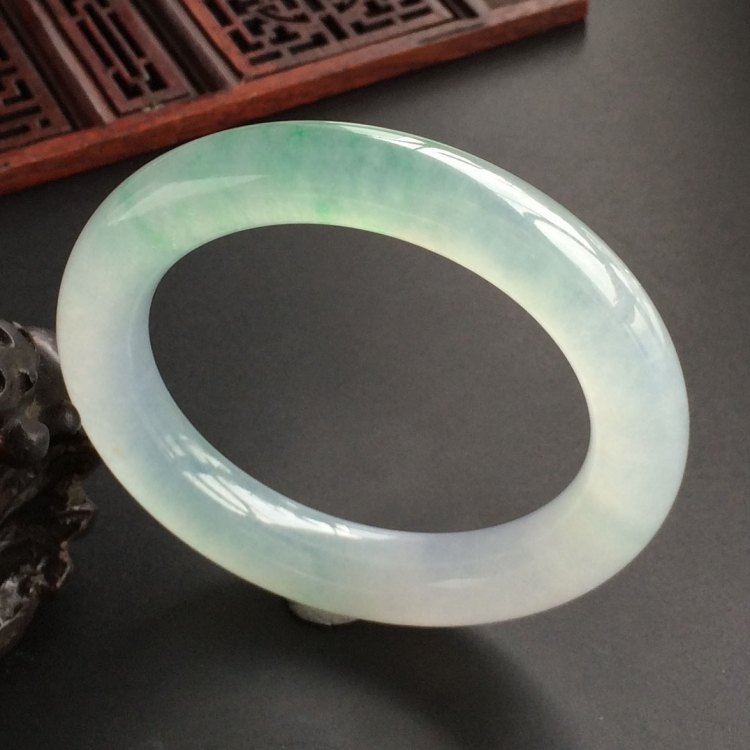 (超值推荐)冰种晴水略飘翠圆条手镯(56mm)