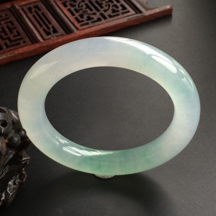 (超值推荐)冰种晴水略飘翠圆条手镯(56mm)