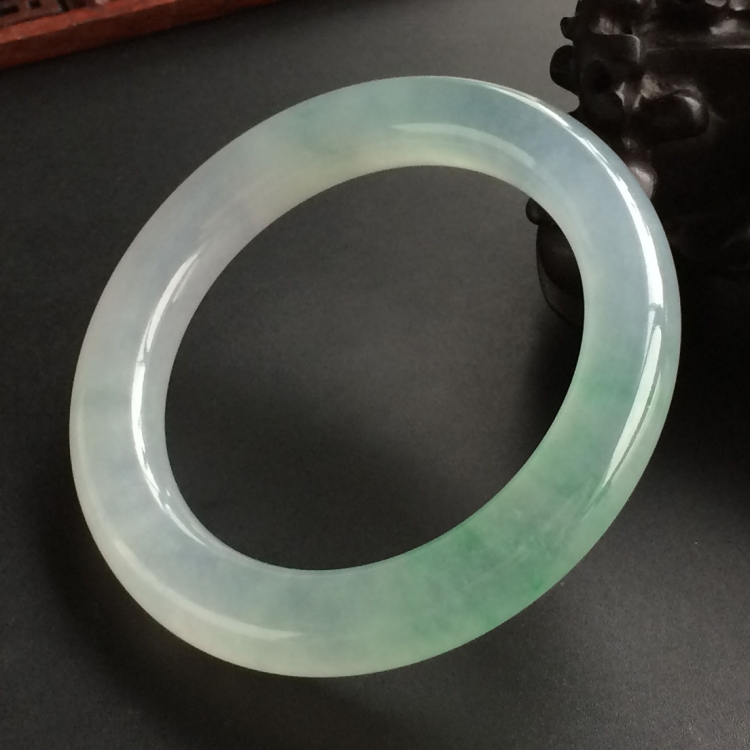 (超值推荐)冰种晴水略飘翠圆条手镯(56mm)