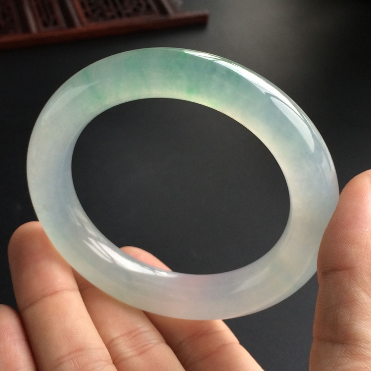 (超值推荐)冰种晴水略飘翠圆条手镯(56mm)