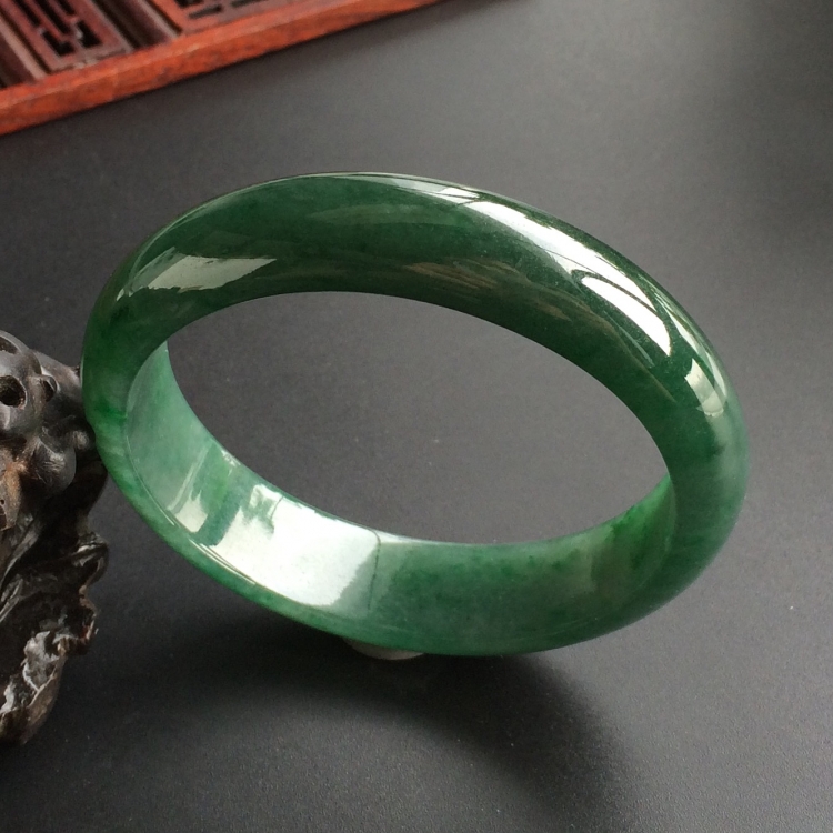 (超值推荐)糯冰种油青略飘翠贵妃镯(57.2mm-50.4mm)