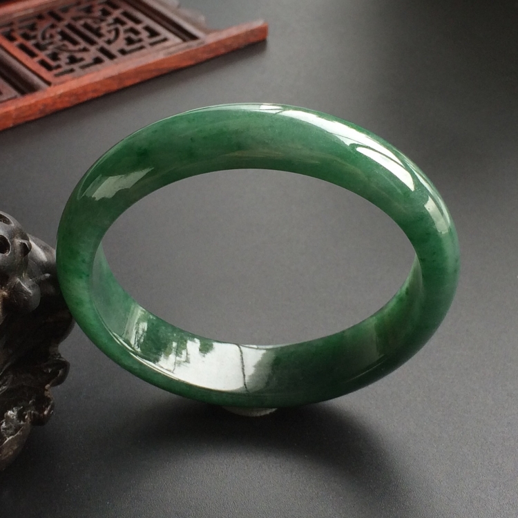 (超值推荐)糯冰种油青略飘翠贵妃镯(57.2mm-50.4mm)