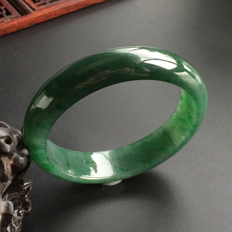 (超值推荐)糯冰种油青略飘翠贵妃镯(57.2mm-50.4mm)