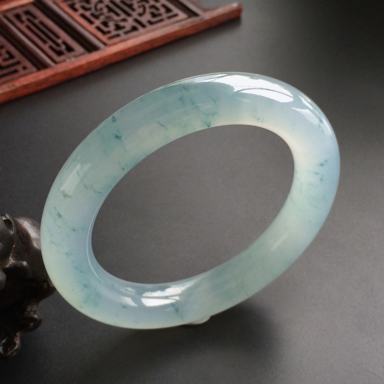 (超值推荐)冰种飘花圆条手镯(54.8mm)