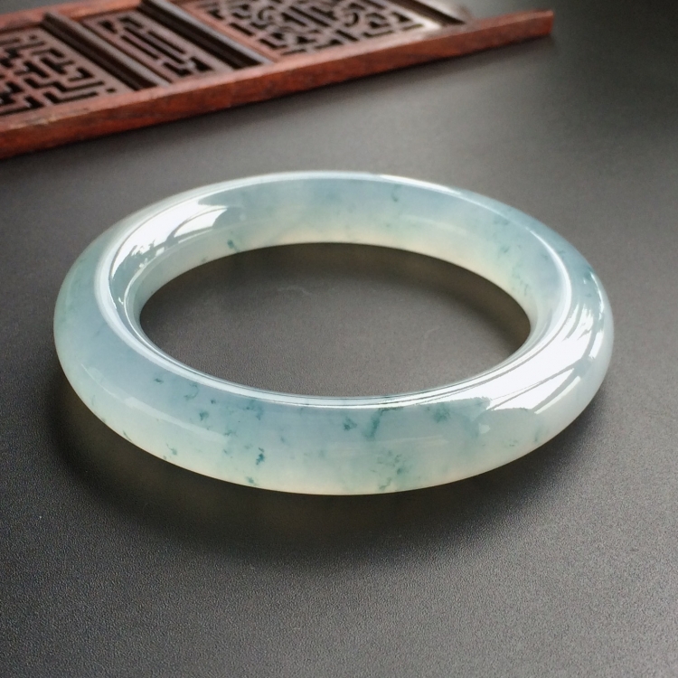 (超值推荐)冰种飘花圆条手镯(54.8mm)