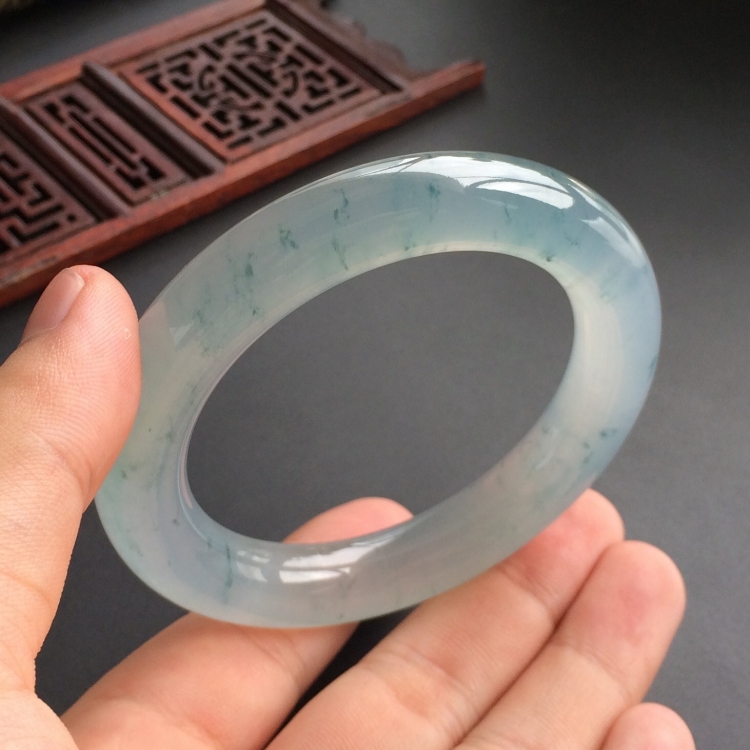 (超值推荐)冰种飘花圆条手镯(54.8mm)