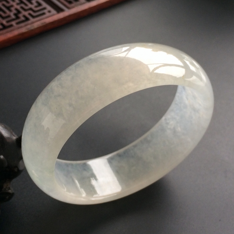 (超值推荐)冰种淡晴水贵妃镯(58.3mm-53mm)