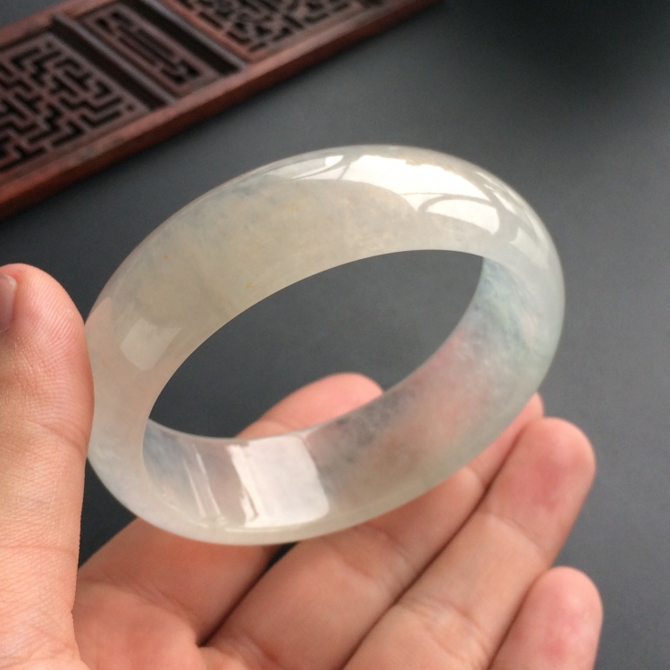 (超值推荐)冰种淡晴水贵妃镯(58.3mm-53mm)