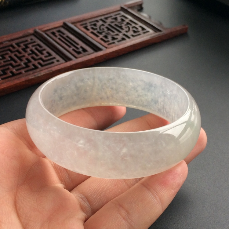 (超值推荐)冰种淡晴水贵妃镯(58.3mm-53mm)