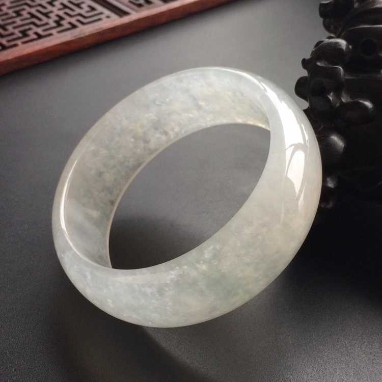 (超值推荐)冰种淡晴水贵妃镯(58.3mm-53mm)
