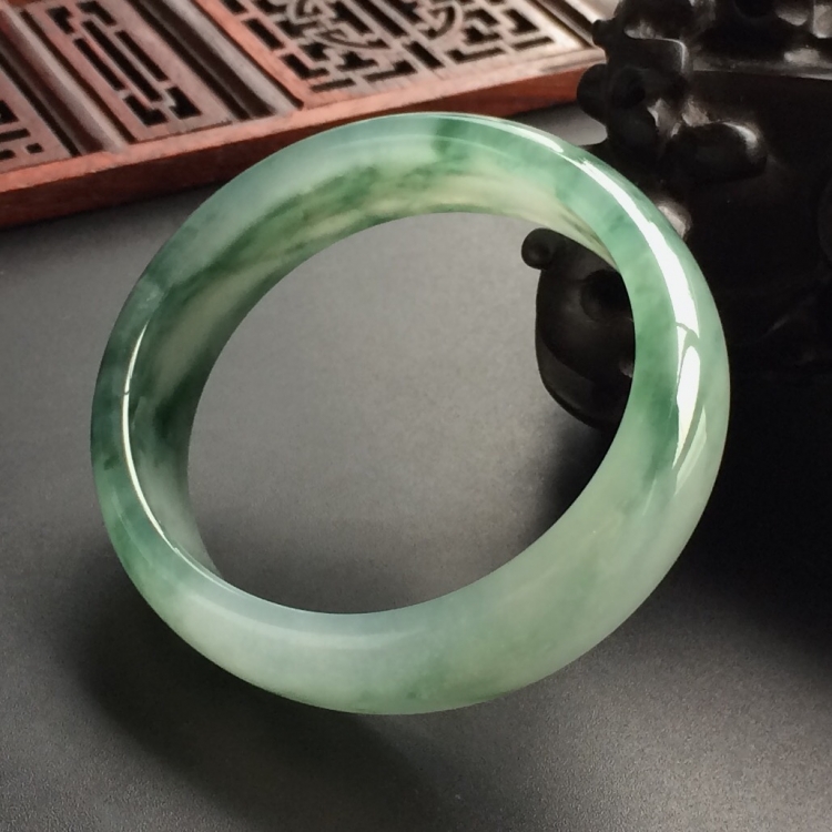 (超值推荐)冰种飘花贵妃镯(54.5mm-47.8mm)