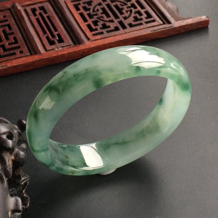 (超值推荐)冰种飘花贵妃镯(54.5mm-47.8mm)