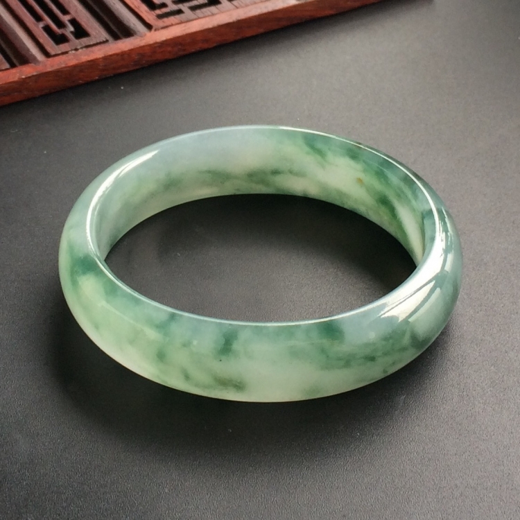 (超值推荐)冰种飘花贵妃镯(54.5mm-47.8mm)