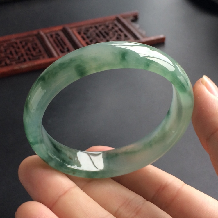 (超值推荐)冰种飘花贵妃镯(54.5mm-47.8mm)