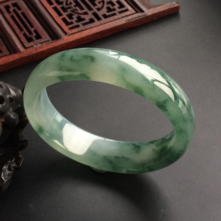 (超值推荐)冰种飘花贵妃镯(54.5mm-47.8mm)