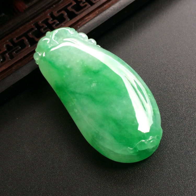（超值推荐）糯冰种飘翠福瓜挂件