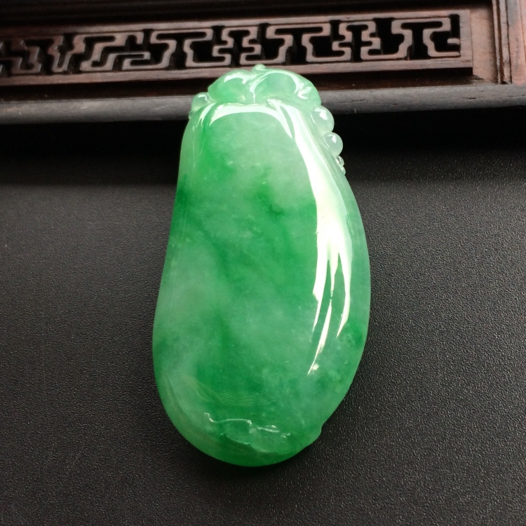 （超值推荐）糯冰种飘翠福瓜挂件