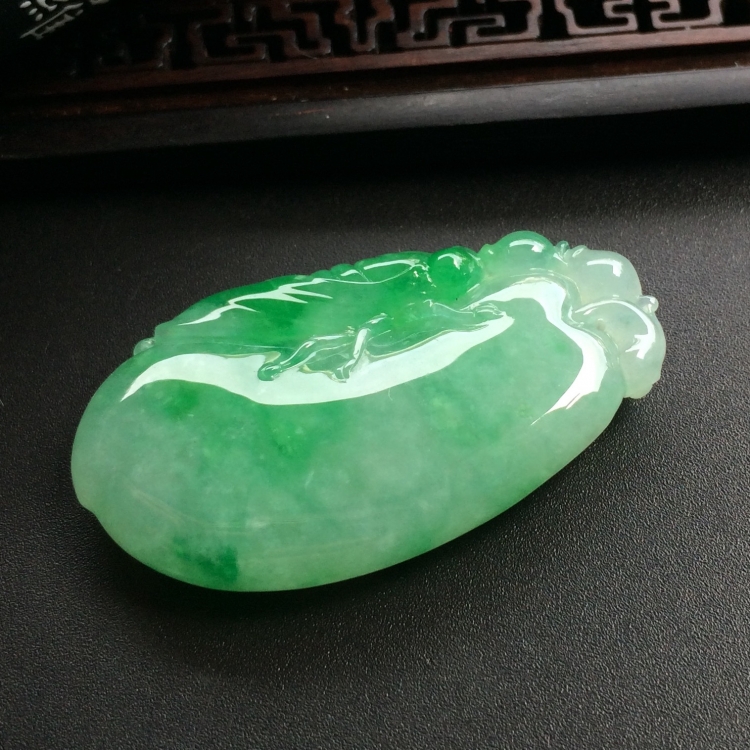 （超值推荐）糯冰种飘翠福瓜挂件