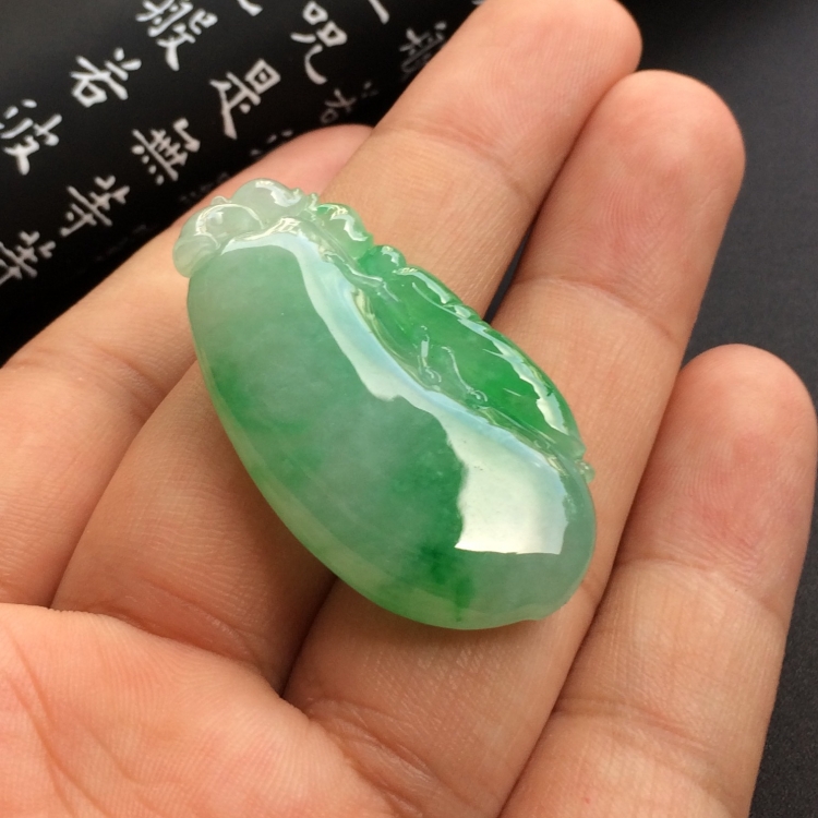 （超值推荐）糯冰种飘翠福瓜挂件