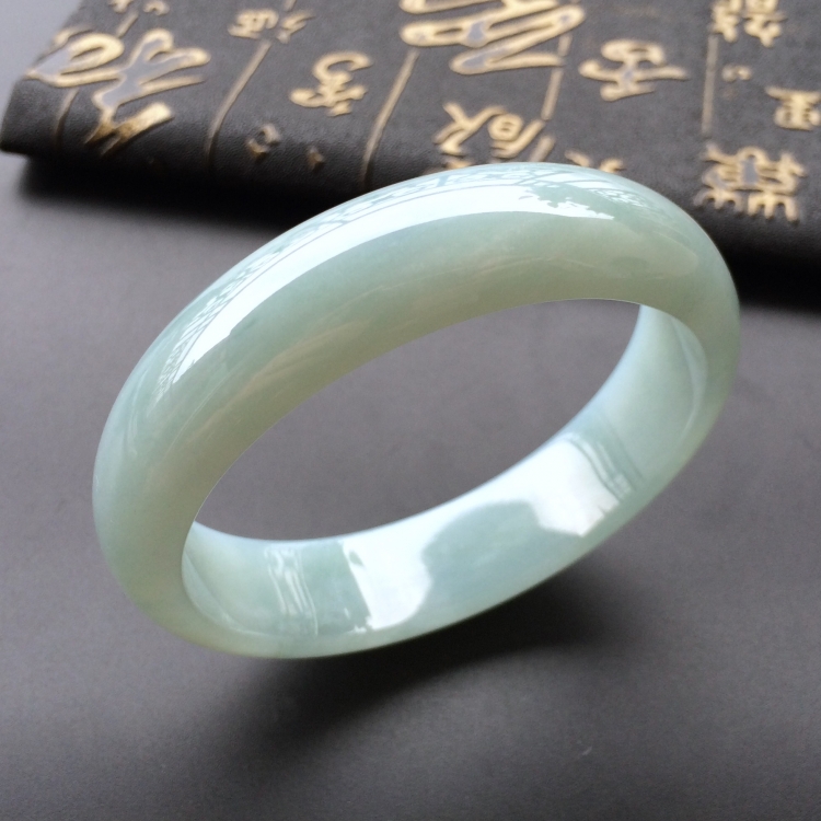 (超值推荐)糯冰种晴水手镯(59mm)