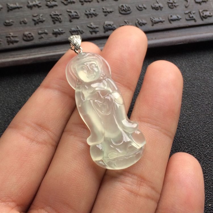 （超值推荐）冰种淡晴水站观音挂件（金扣）