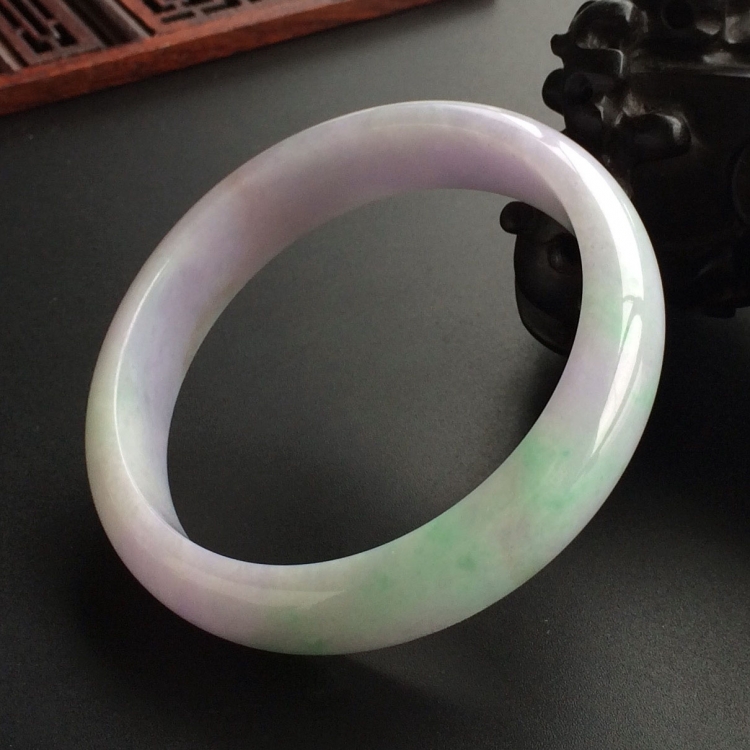 (超值推荐)糯冰种春带彩手镯(58.6mm)