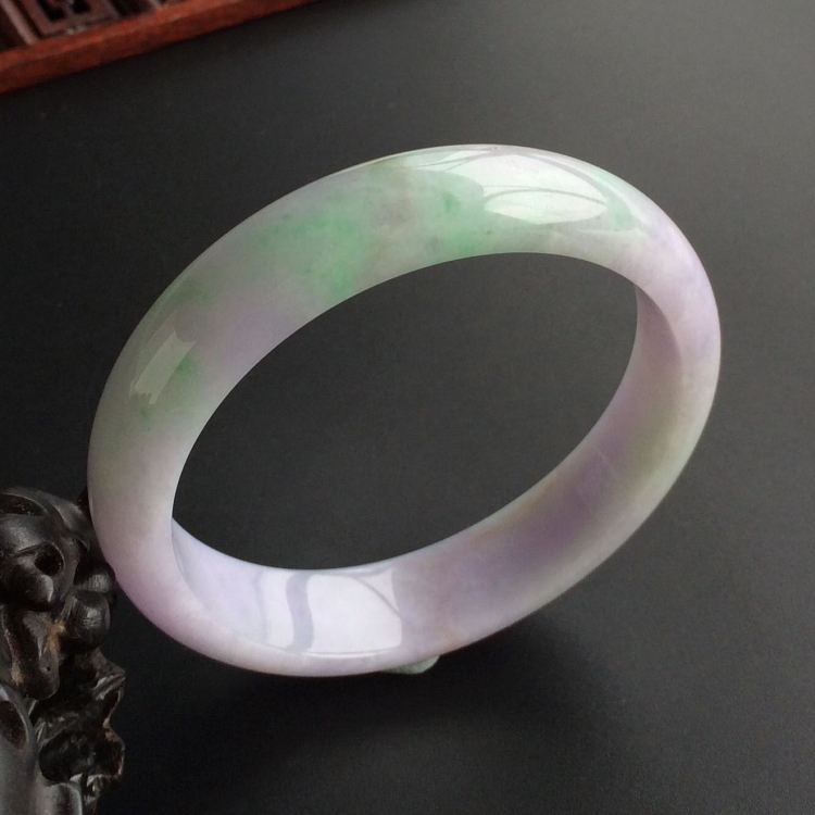(超值推荐)糯冰种春带彩手镯(58.6mm)