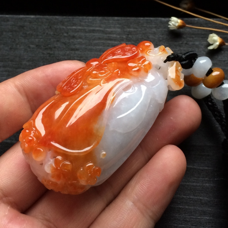 （超值推荐）糯冰种红黄翡玉兰花挂件