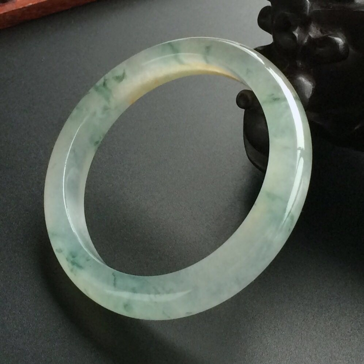 (超值推荐)冰种飘花带黄翡贵妃镯(53.8mm-47mm)