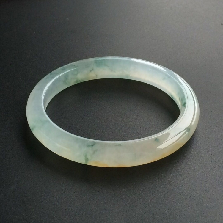 (超值推荐)冰种飘花带黄翡贵妃镯(53.8mm-47mm)