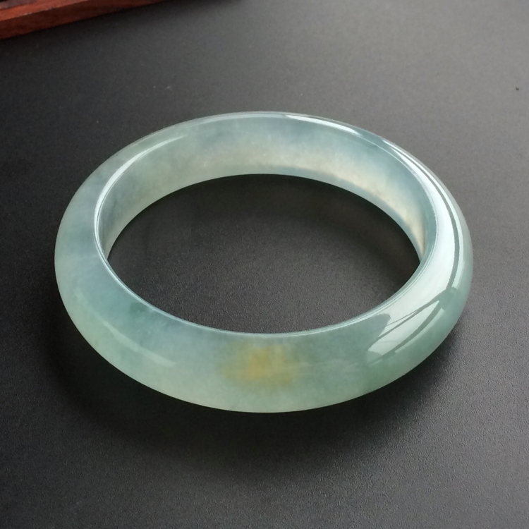 (超值推荐)冰种晴水飘花略带黄翡手镯(56.3mm)