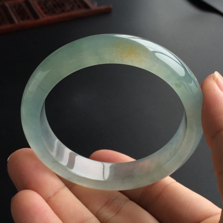 (超值推荐)冰种晴水飘花略带黄翡手镯(56.3mm)