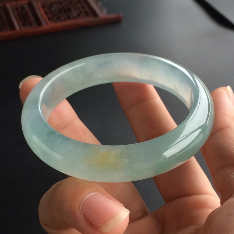 (超值推荐)冰种晴水飘花略带黄翡手镯(56.3mm)