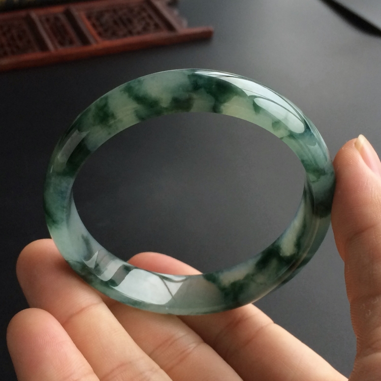 (超值推荐)糯冰种飘花手镯(56.9mm)