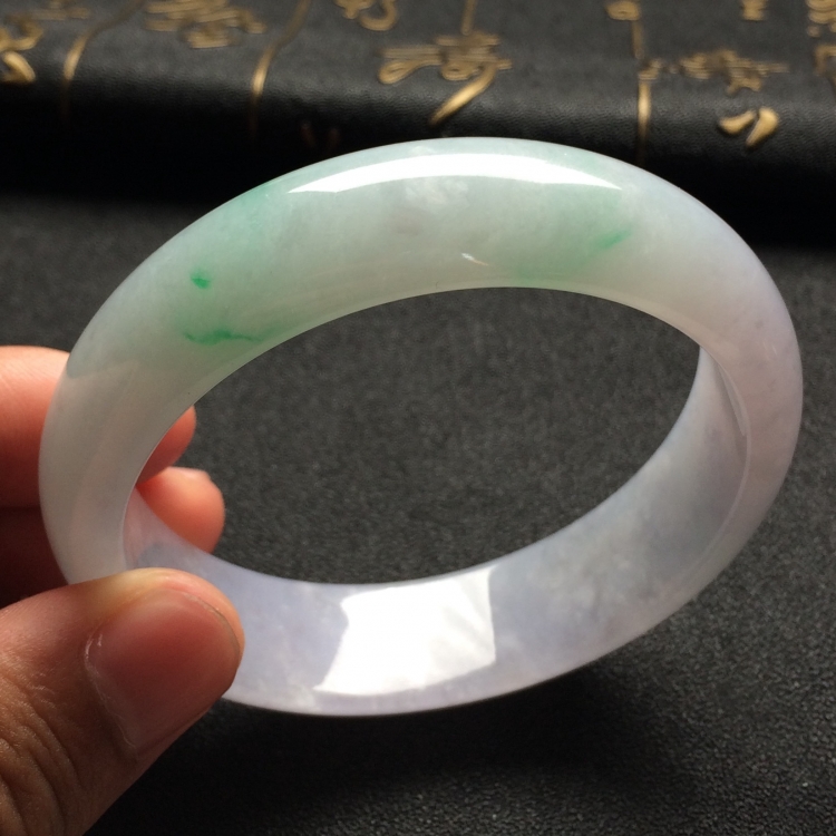 （超值推荐）糯冰种淡春带彩手镯（56.8mm）