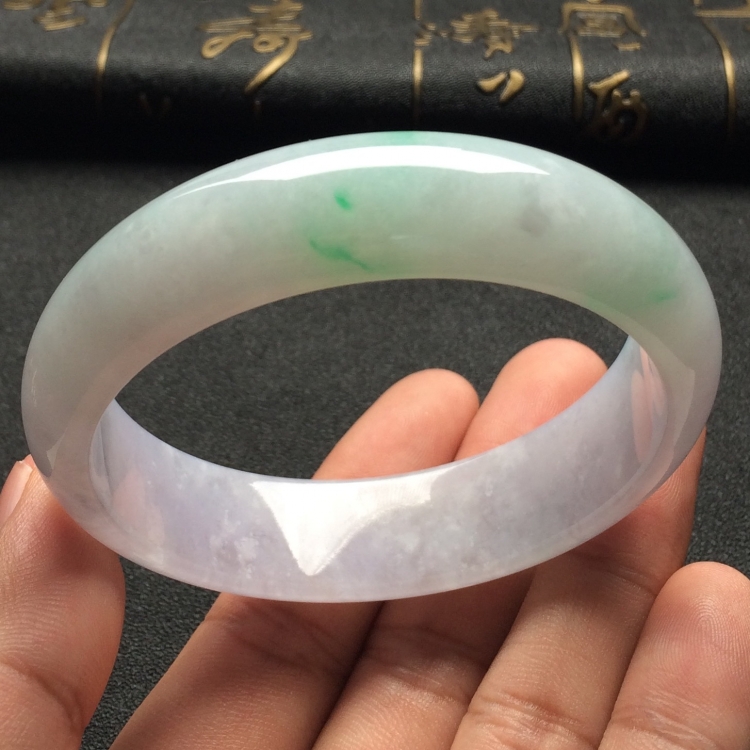 （超值推荐）糯冰种淡春带彩手镯（56.8mm）