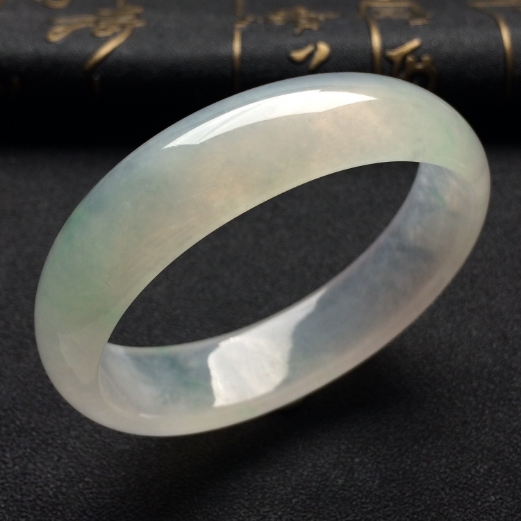 （超值推荐）冰种淡晴水贵妃镯（54.5mm-48.4mm）