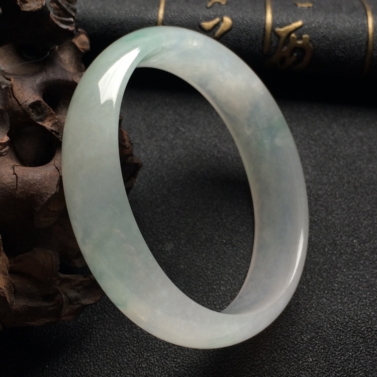 （超值推荐）冰种淡晴水贵妃镯（54.5mm-48.4mm）