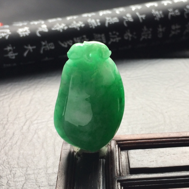 （超值推荐）糯冰种飘翠福瓜挂件