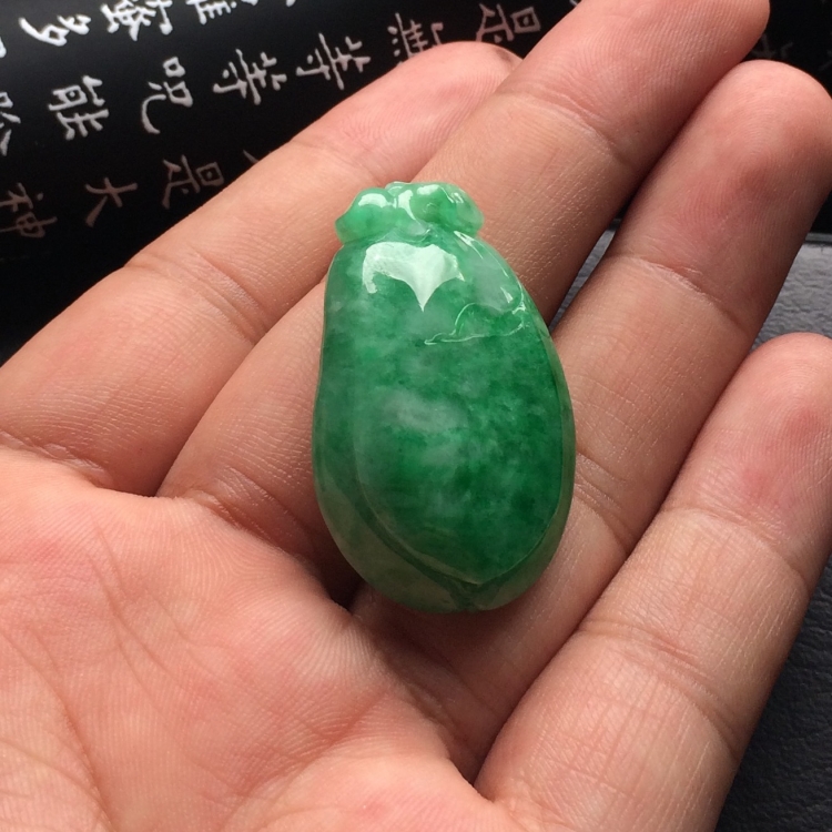 （超值推荐）糯冰种飘翠福瓜挂件