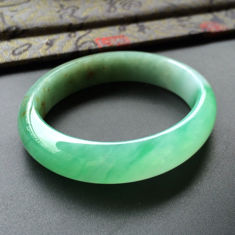 (超值推荐)糯冰种飘翠略带黄翡贵妃镯(51.2mm-44.4mm)