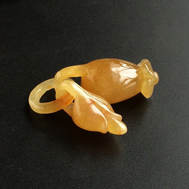(超值推荐)糯冰种黄翡玉兰花挂件