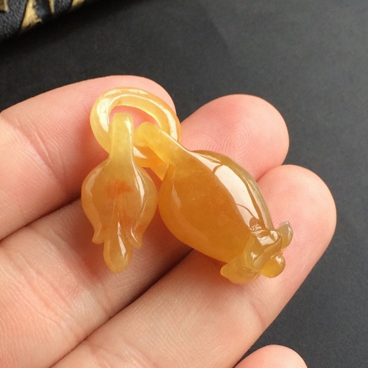 (超值推荐)糯冰种黄翡玉兰花挂件