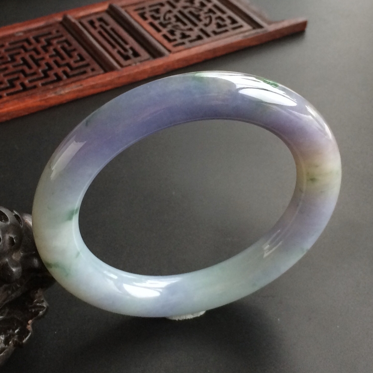 (超值推荐)糯冰种紫罗兰飘花略带褐黄翡圆条手镯(58.5mm)