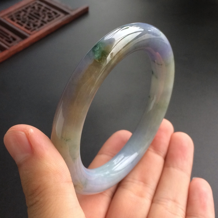 (超值推荐)糯冰种紫罗兰飘花略带褐黄翡圆条手镯(58.5mm)