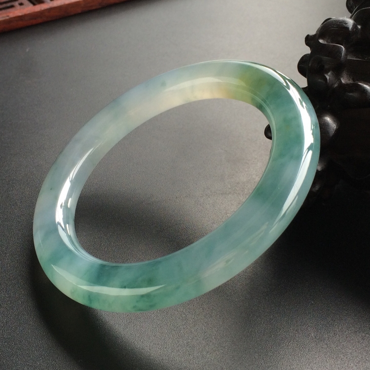 (超值推荐)冰种飘花略带黄翡圆条手镯(52.7mm)