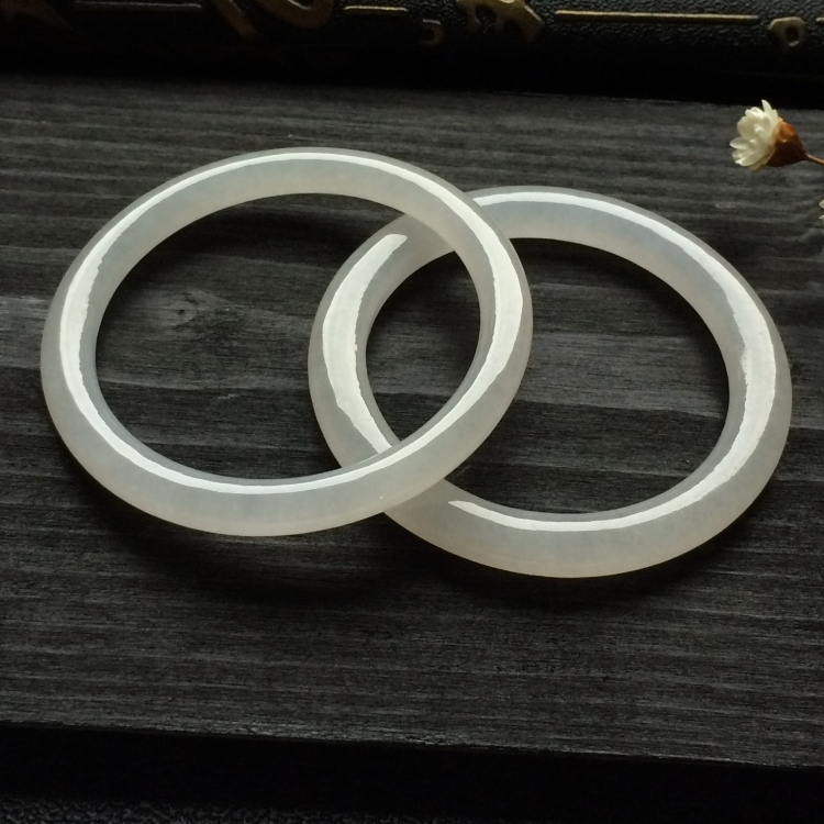 （超值推荐）糯冰种淡晴水圆条童镯一对（42.3mm、44.5mm）