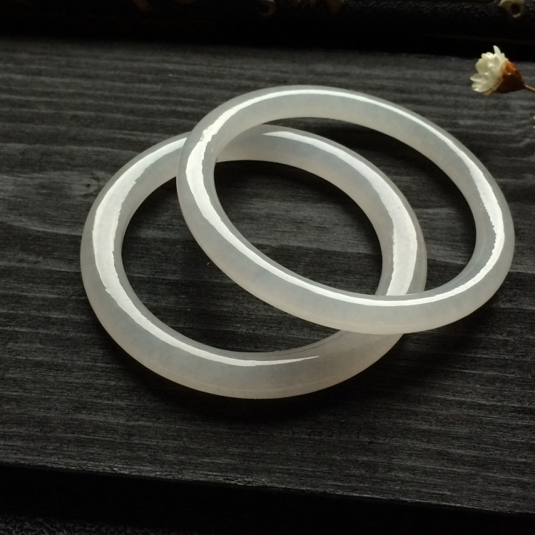 （超值推荐）糯冰种淡晴水圆条童镯一对（42.3mm、44.5mm）