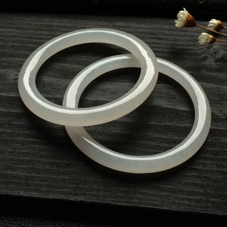 （超值推荐）糯冰种淡晴水圆条童镯一对（42.3mm、44.5mm）